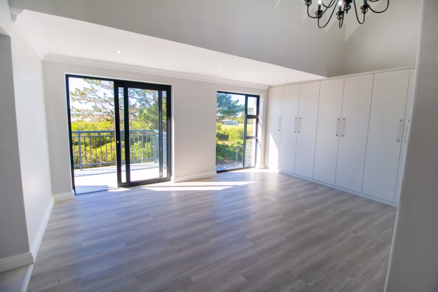 4 Bedroom Property for Sale in Kromme River Estate Eastern Cape